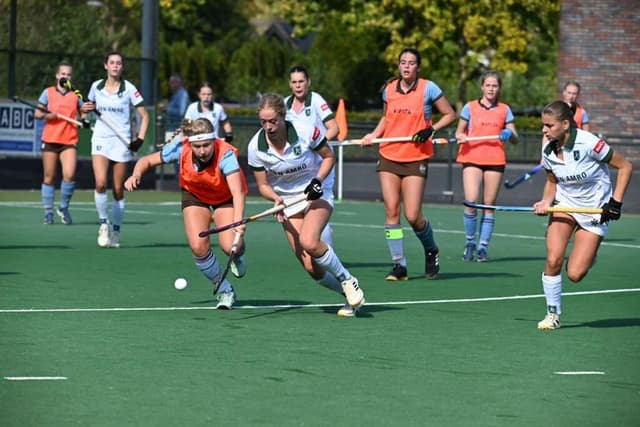 Field Hockey Tours to Germany: Pro Training | Sports Tourz
