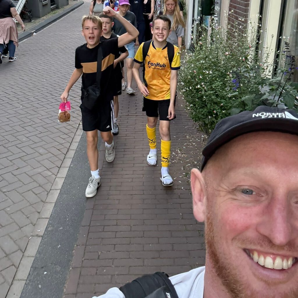Instagram post from sportstourz. This post is in position 0.