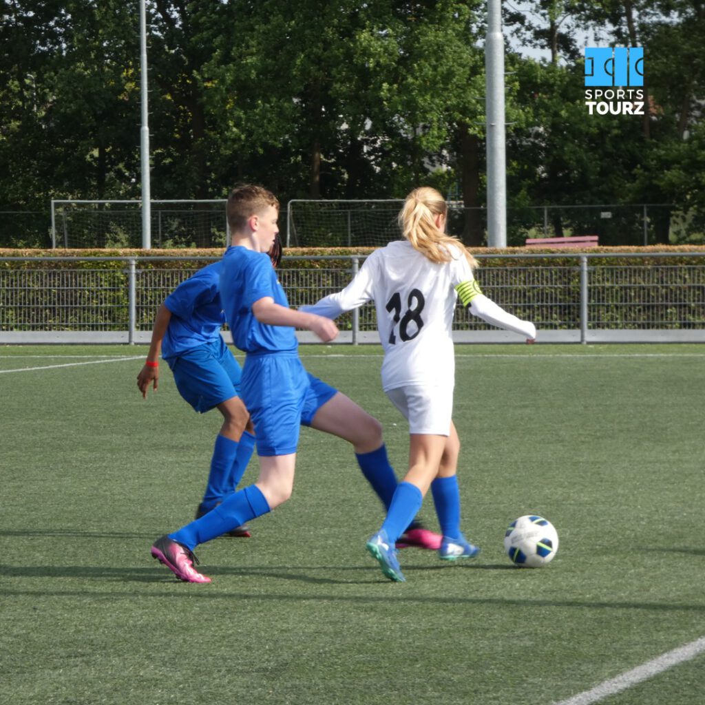 Instagram post from sportstourz. This post is in position 4.