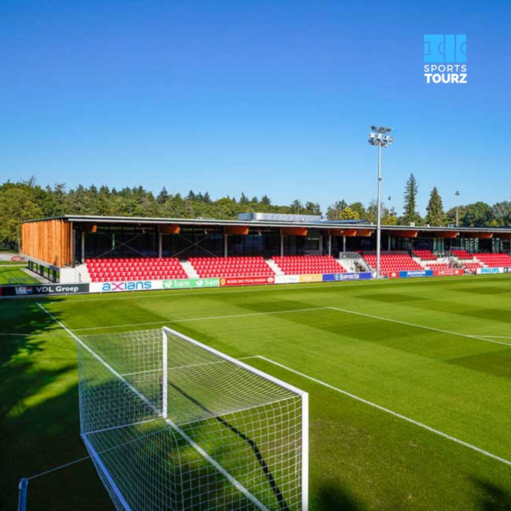 Instagram post from sportstourz. This post is in position 1.
